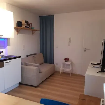 Διαμέρισμα Mit Innenhof, Rasen Und Parkplatz Altlussheim