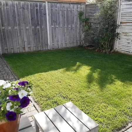 Διαμέρισμα Mit Innenhof, Rasen Und Parkplatz *